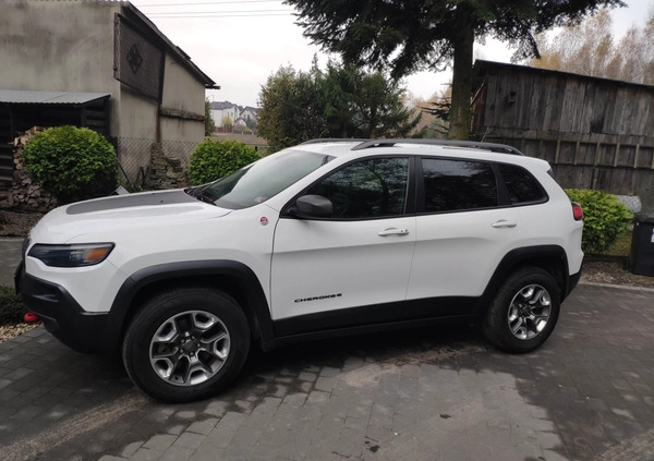 Jeep Cherokee cena 85000 przebieg: 168100, rok produkcji 2019 z Lubartów małe 596